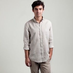 Men’s Everlane grey button up linen shirt, small